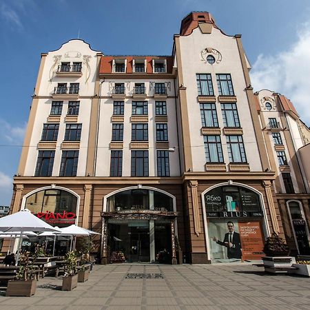 Rius Hotel Liov Exterior foto