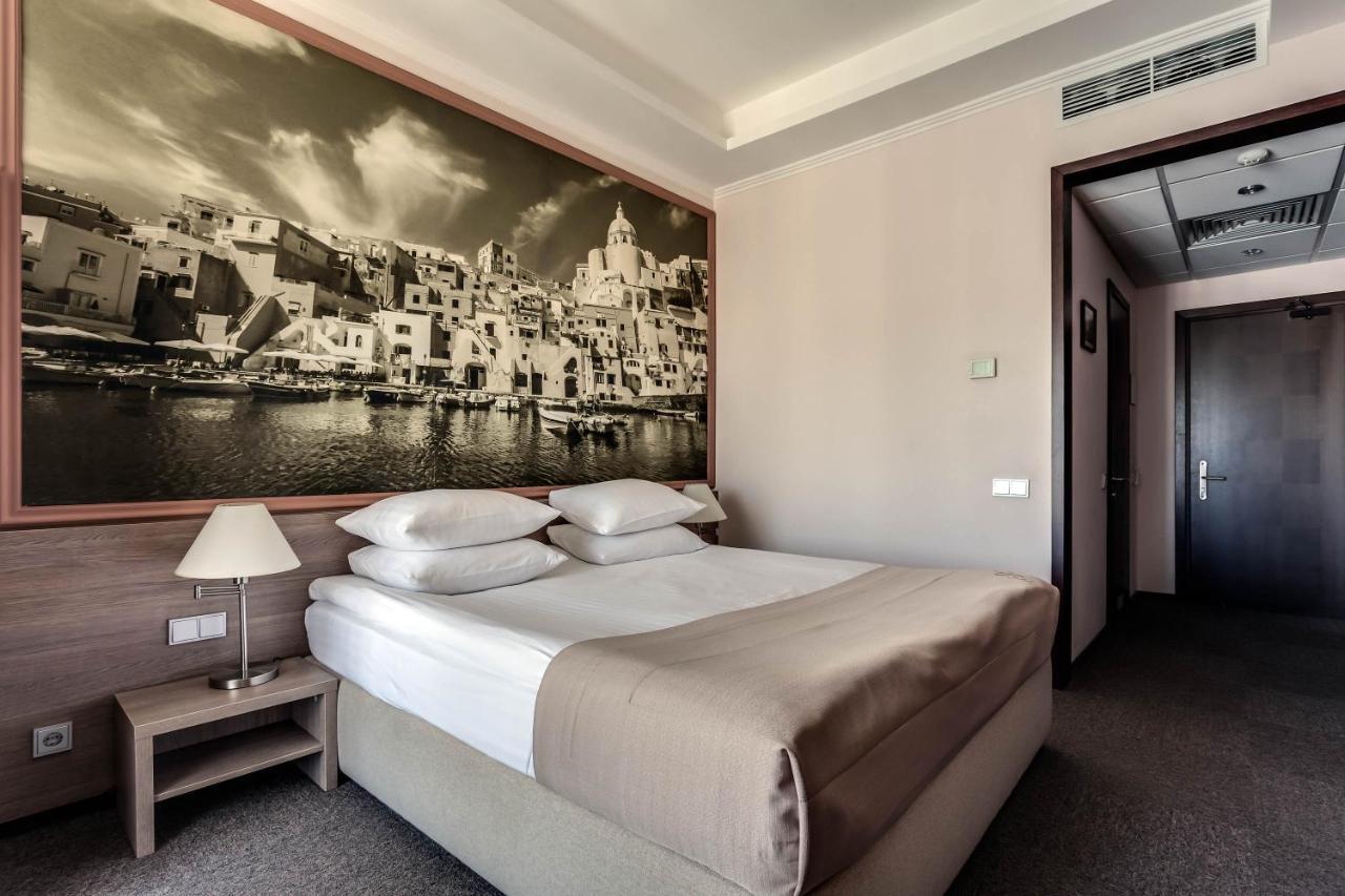Rius Hotel Liov Exterior foto