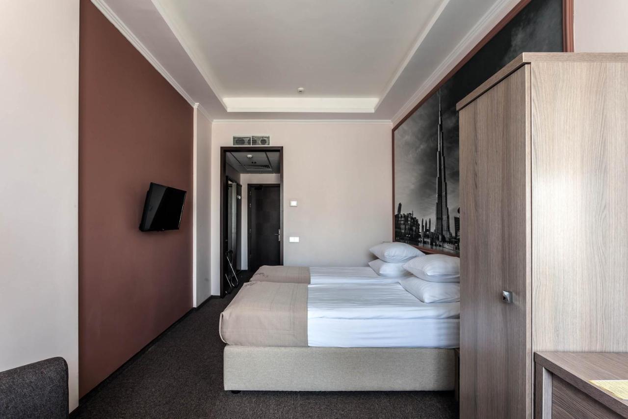 Rius Hotel Liov Exterior foto