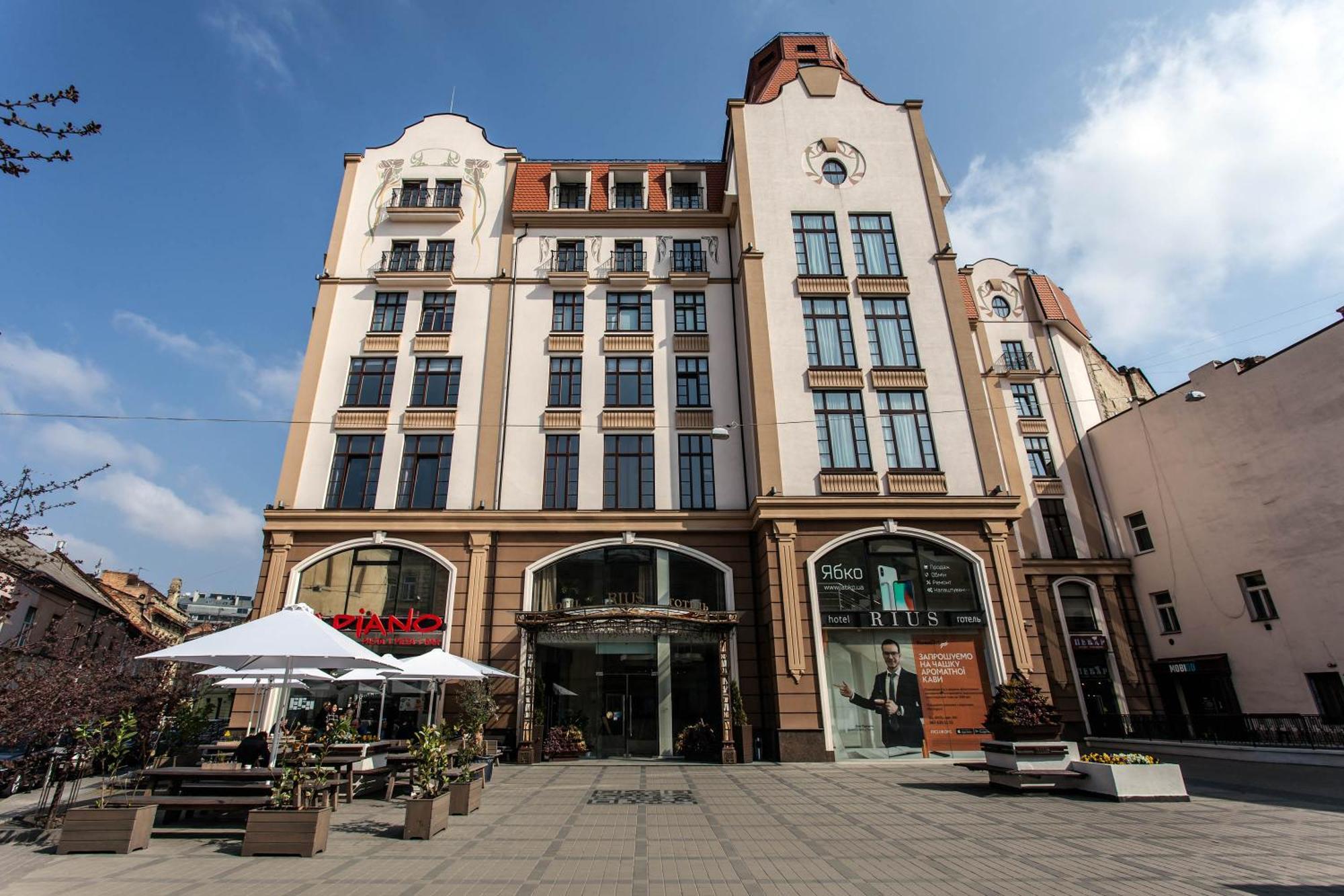 Rius Hotel Liov Exterior foto