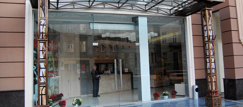 Rius Hotel Liov Exterior foto