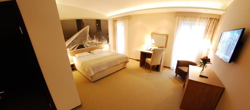 Rius Hotel Liov Exterior foto